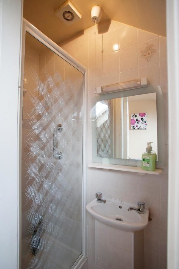 Отели типа «постель и завтрак» Krakow B&B Дандолк-30