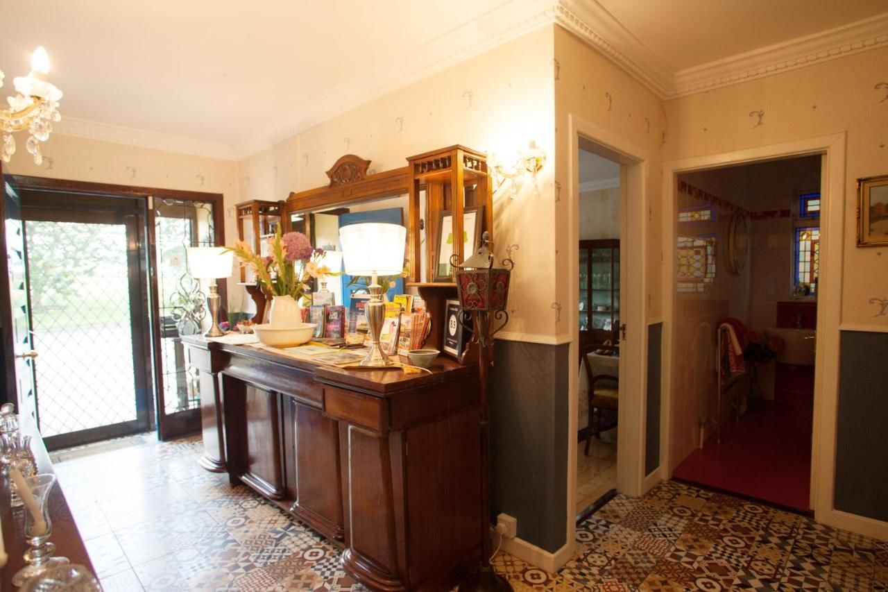 Отели типа «постель и завтрак» Krakow B&B Дандолк-7